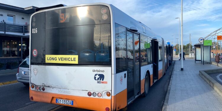 Quartu Sant’Elena, la clamorosa rissa sfiorata tra un autista del Ctm e alcuni operai in via della Autonomia Regionale