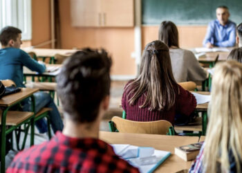Quartu, schiaffo a un alunno da parte del docente: denunciato dal padre