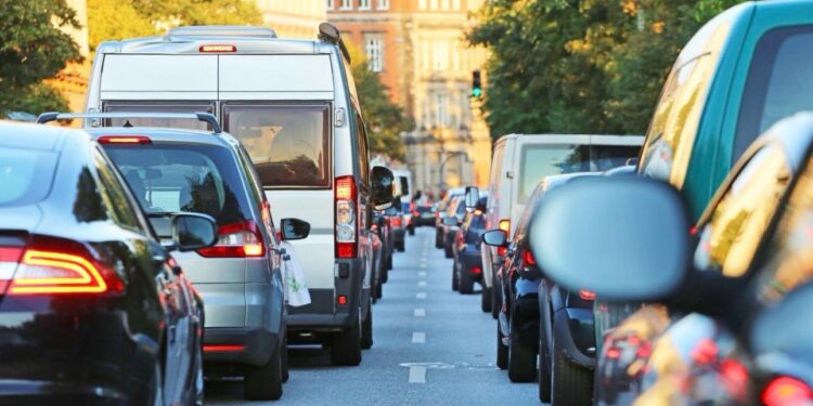 Cagliari, traffico da incubo e parcheggi introvabili: la promessa degli spazi della Regione svanita nel nulla