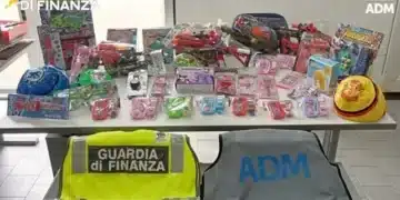 Cagliari, cosmetici e giocattoli taroccati: maxi sequestro al porto Canale