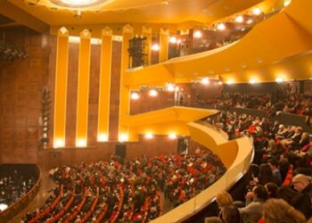 Clamoroso al teatro Lirico, i revisori dei conti bocciano il bilancio e va in scena il caos