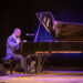 Raphael Gualazzi in concerto martedì 30 dicembre alle 20.30 al Teatro Massimo di Cagliari