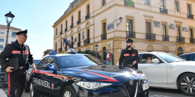 Iglesias, spintona i carabinieri per non farsi arrestare dopo aver venduto cocaina