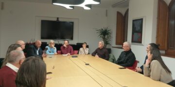 Da luoghi d’ombra a residenze letterarie: cinque paesi del sud Sardegna raccontati come un romanzo