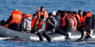 Con il bel tempo tornano gli sbarchi: un gruppo di migranti arrivato a Porto Pino e trasferito al centro accoglienza di Monastir