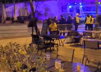 Cagliari, il grande flop del Capodanno diffuso di Zedda: “Qui non c’è aria di festa, imbarazzanti le pause di Giusy Ferreri” (VIDEO)
