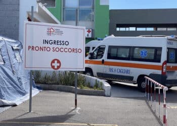 Cagliari, allarme per il truffatore dei parcheggi: “Chiede soldi con la promessa di restituirli”