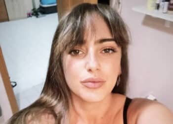 Uta sotto shock per la scomparsa di Ilaria Cossu, mamma di 44 anni morta per una malattia: “Prenderemo esempio dalla tua forza”