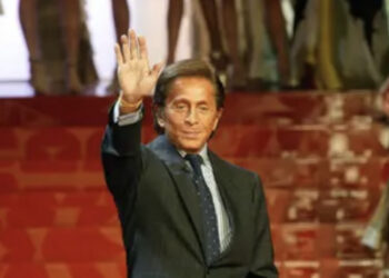 Mondo della moda in lutto, addio a Valentino: aveva 93 anni