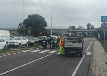 Cagliari, studentessa di 14 anni investita da un’auto in via Peretti: stava andando a scuola