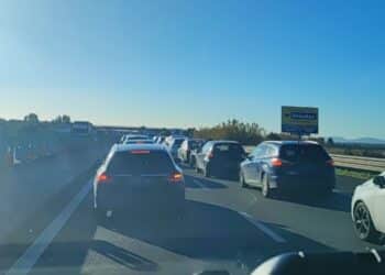 Incubo 131, non solo deviazioni e maltempo: tutti fermi in fila verso Cagliari per un incidente