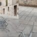 Cagliari, giù le (eterne) transenne in via Università: “Sono pericolose”