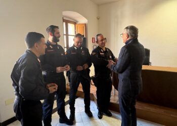 Quartu Sant’Elena, premiati dal sindaco Milia gli eroi in divisa che hanno salvato l’uomo finito in mare dopo un incidente stradale