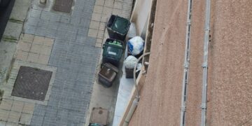 Cagliari, via Lombardia zona franca del degrado: “I mastelli base per discariche a cielo aperto”