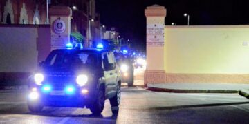 Droga, rapine, pestaggi e occupazione di case: maxi blitz a Cagliari nelle case di 14 minorenni