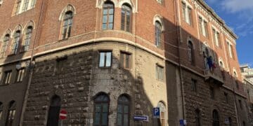 Cagliari, emergenza scuola dell’infanzia di via Satta: “Cantieri infiniti, sicurezza a rischio e zero trasparenza”