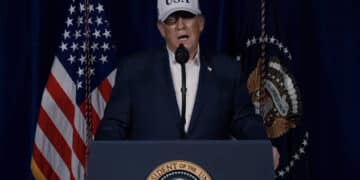 Proseguono gli attacchi sull’Iran, Trump: “48 comandanti eliminati in un colpo”
