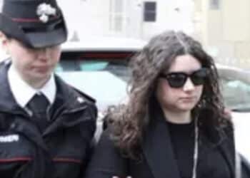 Neonati sotterrati in giardino, la Procura chiede 26 anni: “Non sono un’assassina”
