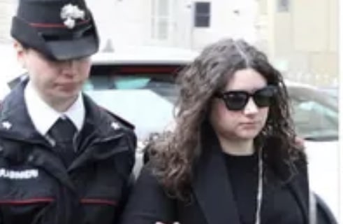 Neonati sotterrati in giardino, la Procura chiede 26 anni: “Non sono un’assassina”