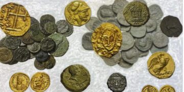 Cagliari, traffico internazionale di monete antiche: maxi sequestro di beni per 250mila euro