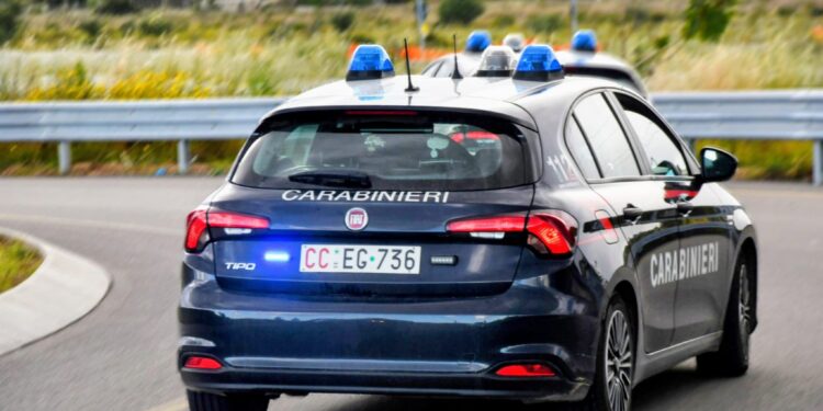 Terrore in casa con minacce, umiliazioni e violenze anche davanti ai bambini: un 63enne finisce in carcere a Uta