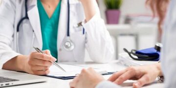 Duemila euro in più al mese ai medici di famiglia per cento sedi disagiate in Sardegna