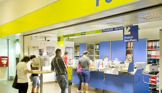 Cagliari, truffa online smascherata dal personale di un ufficio postale: salvo il conto di un cliente