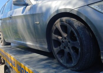 Gomme bucate e Pasquetta rovinata, resta il giallo sulla Ss 131 Dcn: “Pneumatici forati ma nessun corpo estraneo”