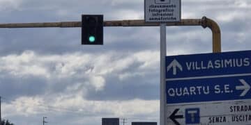 Quartu, nuovo rilevatore di passaggio col semaforo rosso sulla ex 554: multe salate a chi infrange le regole