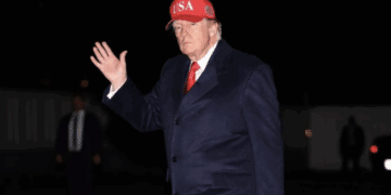 Trump attacca il Papa: “Pessimo in politica estera, se non fossi alla Casa Bianca non sarebbe in Vaticano”