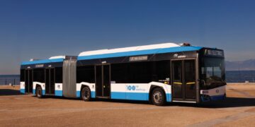 Pasqua e Pasquetta al Poetto a zero stress: debuttano i maxi bus elettrici
