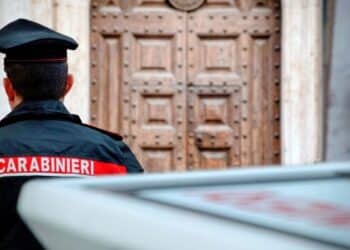 Terrore in casa a San Gavino, dopo il divieto di avvicinamento tenta di sfondare la porta di casa dell’ex compagna