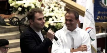 L’addio ad Alex Zanardi, il figlio Niccolò: “Chiunque può avere una vita meravigliosa trovando il sorriso nelle piccole cose”