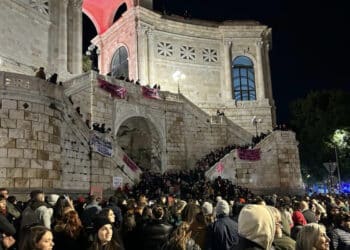 Cagliari, il Bastione di Saint Remy si illumina di rosso per la Giornata della Talassemia