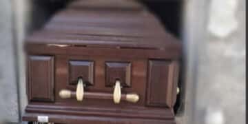 Assemini, allarme al cimitero comunale: “Salme lasciate anche per quindici giorni in locali non idonei”