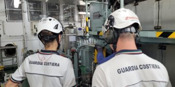 Gravi irregolarità a bordo, nave portacontainer bloccata al porto di Cagliari