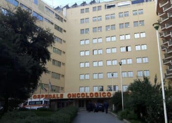 Blitz dei carabinieri all’Oncologico di Cagliari tra i malati stremati dal caldo