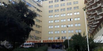 Blitz dei carabinieri all’Oncologico di Cagliari tra i malati stremati dal caldo