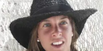 Terribile incidente in Grecia durante l’addio al nubilato: Sara muore a 37 anni