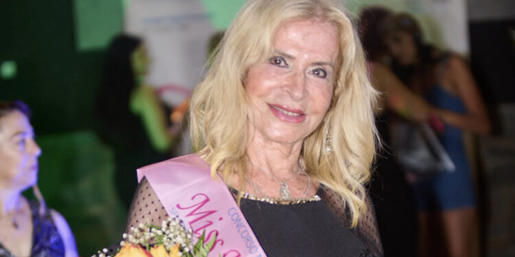 Miss Mamma Italiana 2026, debutto da record in Sardegna: emozioni, eleganza e diciotto mamme protagoniste