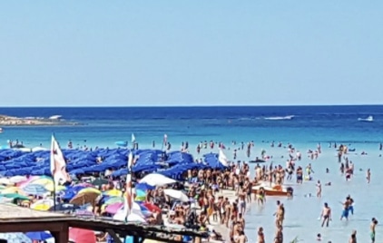 Golfo Aranci, malore mentre passeggia in acqua: morta una 38enne