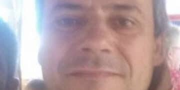 Schiacciato dal carico d’acciaio in un tragico incidente: muore a 57 anni il camionista sardo Sandro Puledda