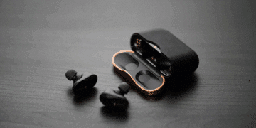 Ascoltare musica o podcast all’aperto senza la paura di rovinare dispositivi costosi