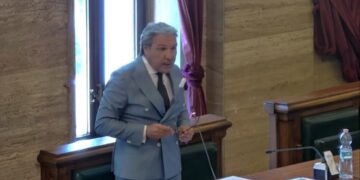 Cagliari, Farris boccia il Piano triennale delle opere pubbliche: “È il piano dello stadio, non della città”