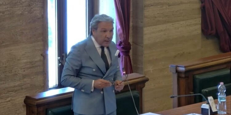 Cagliari, Farris boccia il Piano triennale delle opere pubbliche: “È il piano dello stadio, non della città”