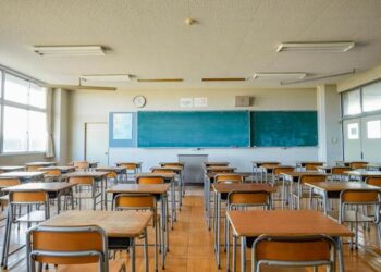“Mi chiedono ogni giorno se mi sono diplomata, ma il mio diploma me l’hanno portato via”: il grido di una delle vittime sarde delle scuole paritarie
