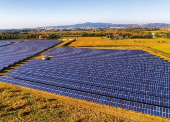Teulada, una maxi-distesa di pannelli fotovoltaici all’ingresso del paese: il Comune si oppone