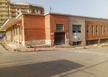 Cagliari, Mercato di San Benedetto: “Demolite le storiche pietre bianche, così si cancella la memoria della città”