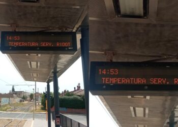 Cagliari, il caldo infernale ferma pure la metropolitana: bloccate decine di persone, anche bambini e anziani