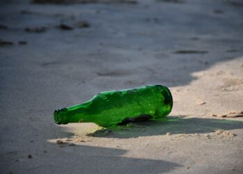 Quartu, stop alla vendita di bevande in vetro e lattina la notte in estate